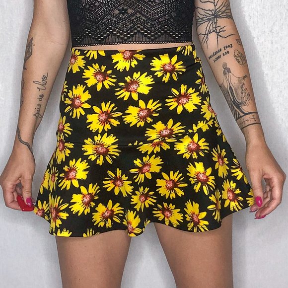 Daisy Sunflower Flare Mini Skirt - Picture 4 of 8